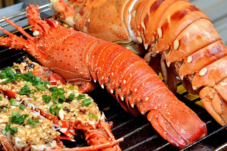 Dịch vụ nấu ăn đẳng cấp với các món hảo hạng từ tôm hùm
