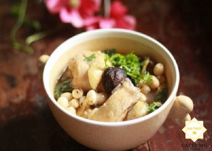 Công thức nấu canh gà nấu nấm tai mèo cực kì bổ dưỡng