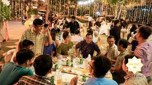Buổi tiệc outside với không khí sôi động