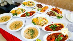 Bàn tiệc là sự hiện diện của nền ẩm thực độc đáo