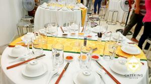 Bàn tiệc được set up chuyên nghiệp