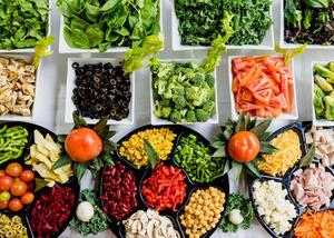 Các hình thức tổ chức tiệc buffet lưu động tuyệt vời mà bạn cần biết
