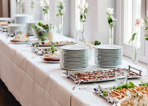 Hưởng trọn niềm vui khi đặt tiệc buffet quận Tân Phú
